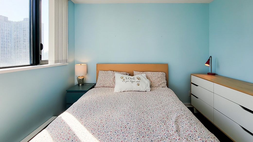 802 909 Mainland Street