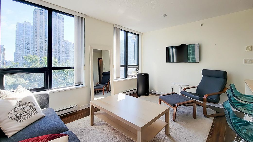 802 909 Mainland Street