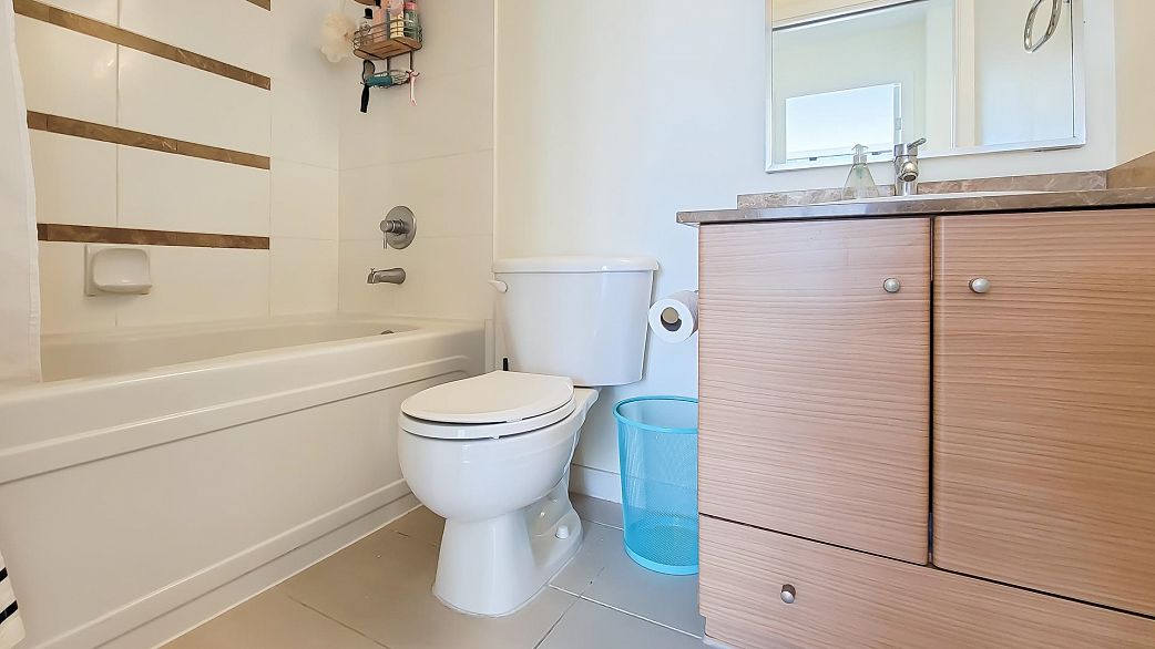 802 909 Mainland Street