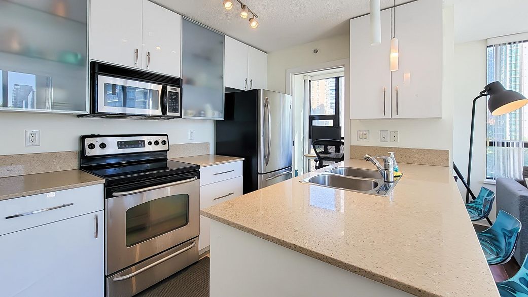 802 909 Mainland Street