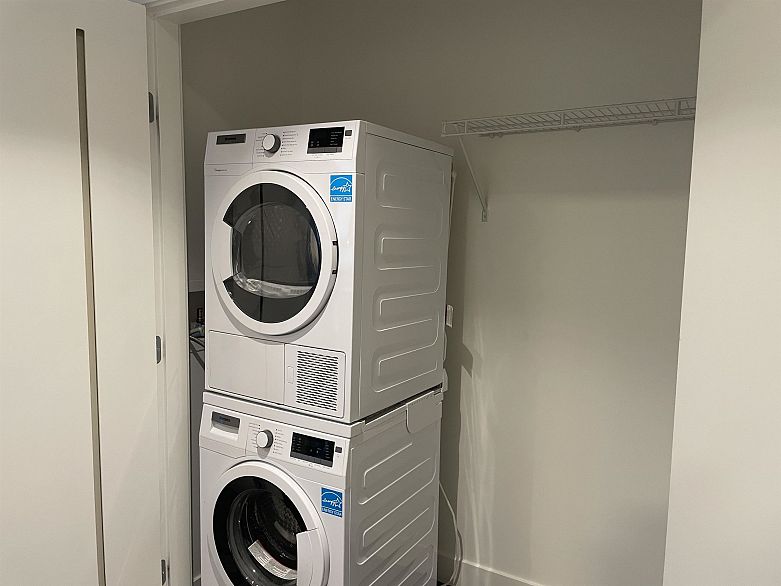 210 8138 Fraser Street