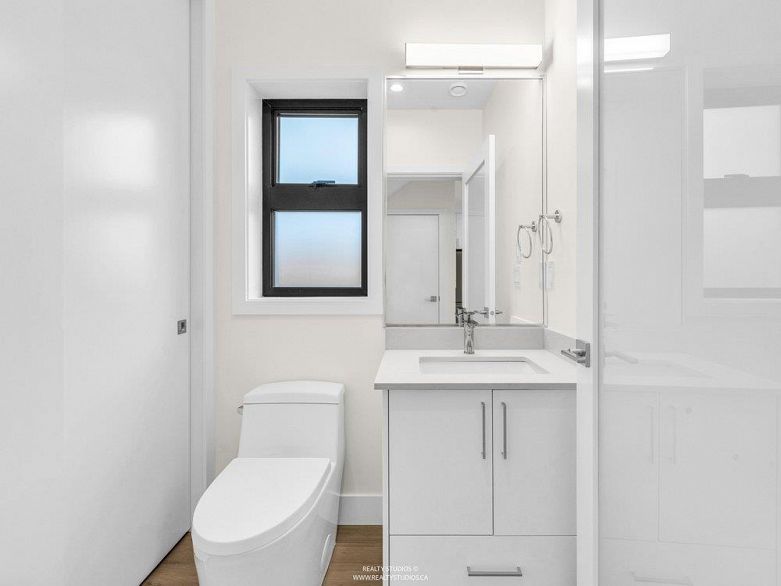 2 4257 Knight Street