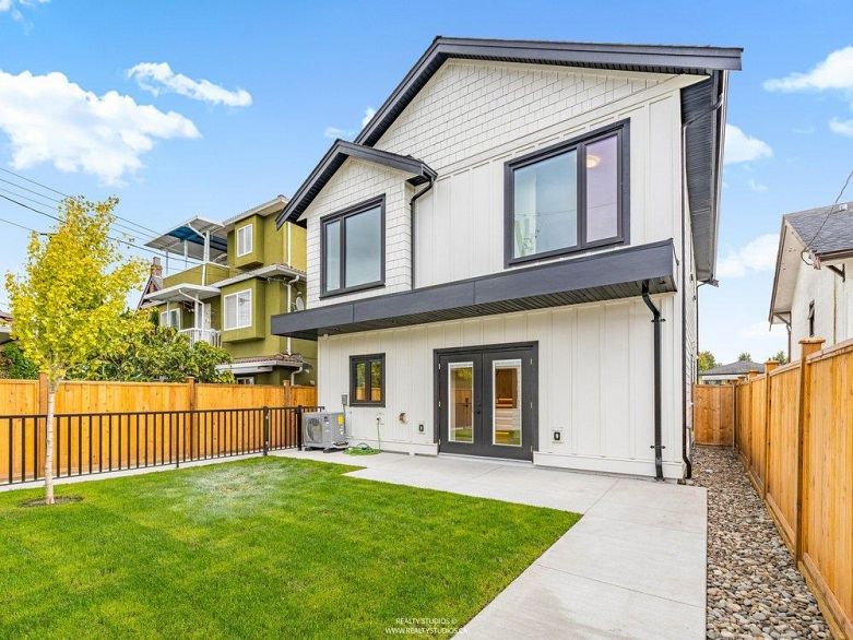 2 4257 Knight Street