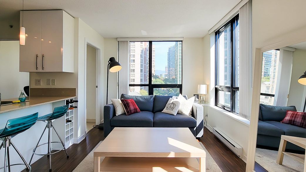 802 909 Mainland Street