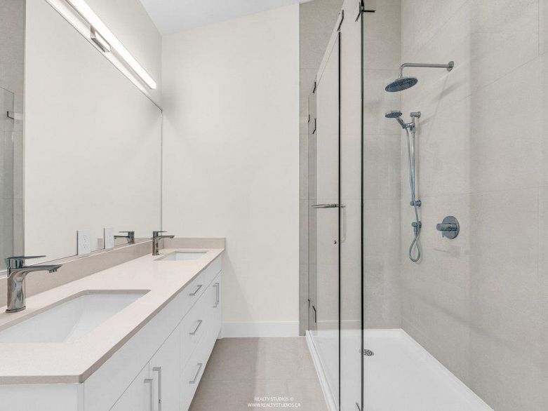 2 4257 Knight Street