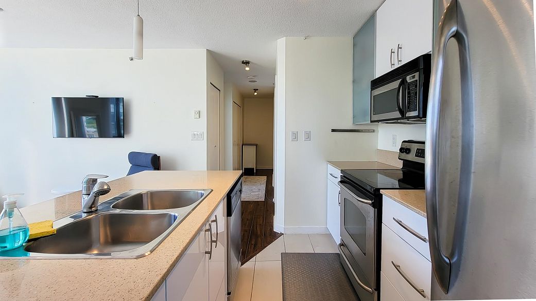 802 909 Mainland Street