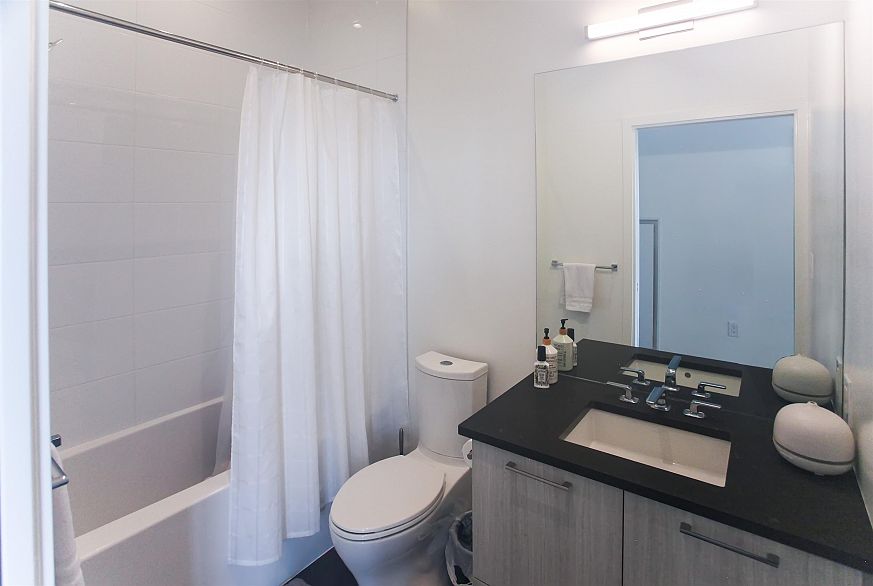 1602 3581 E Kent Avenue North