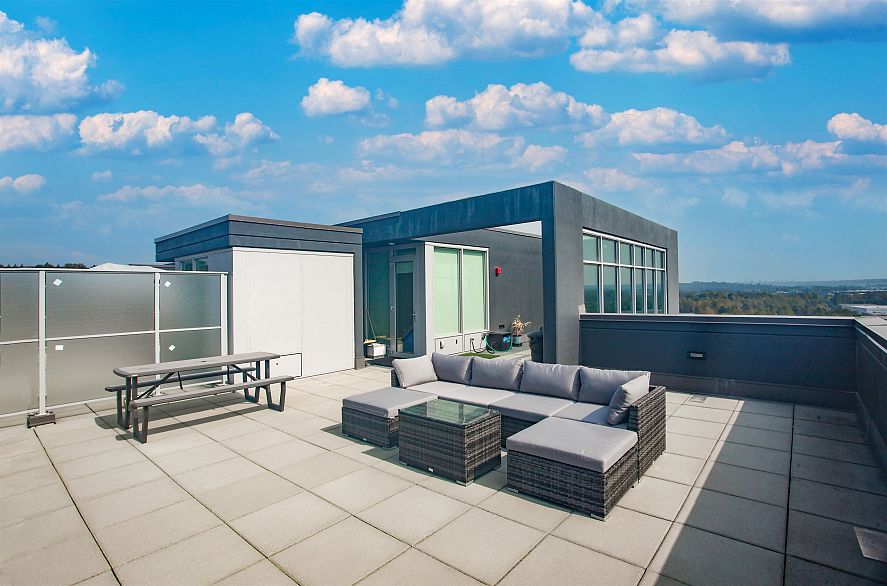 1602 3581 E Kent Avenue North