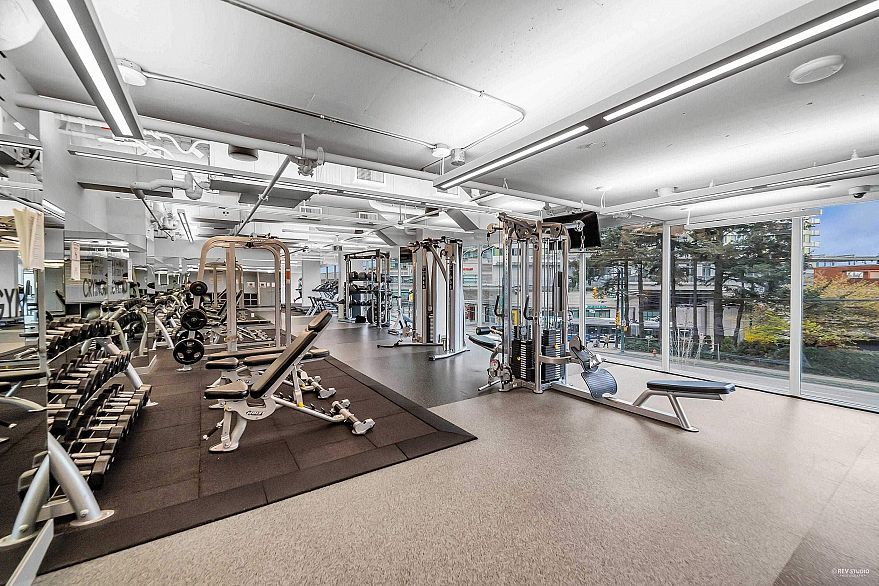 1402 8189 Cambie Street