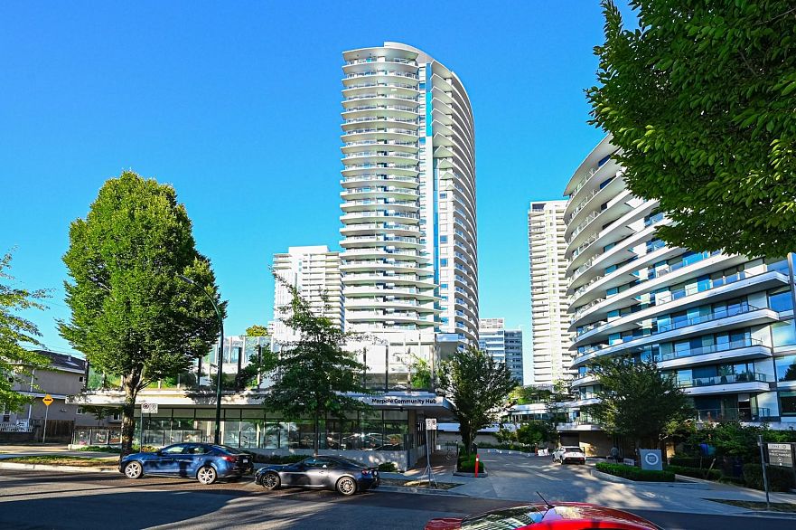 1402 8189 Cambie Street