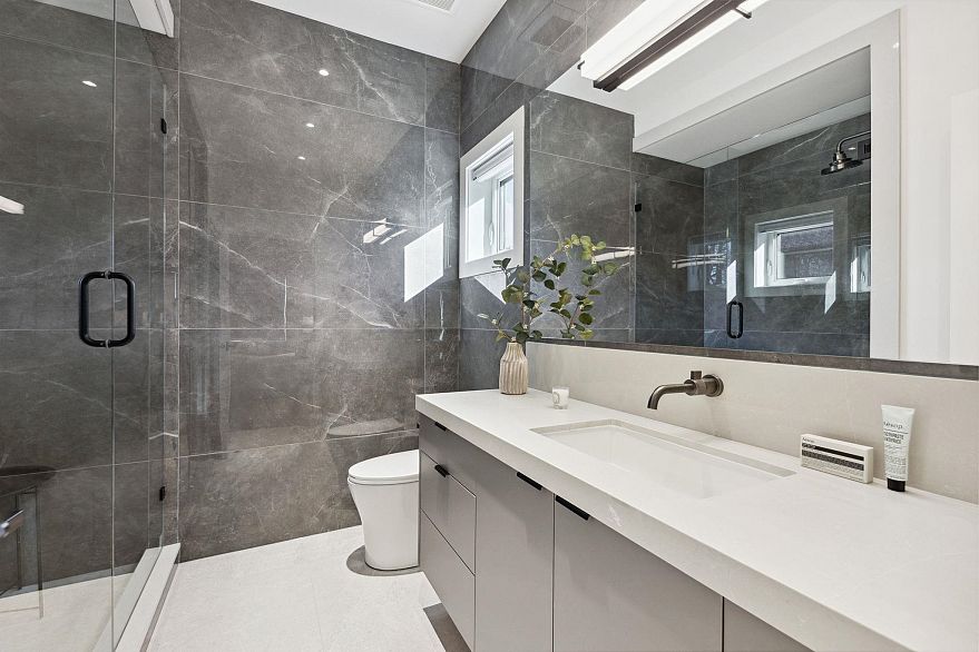 1 3081 West 14th Avenue