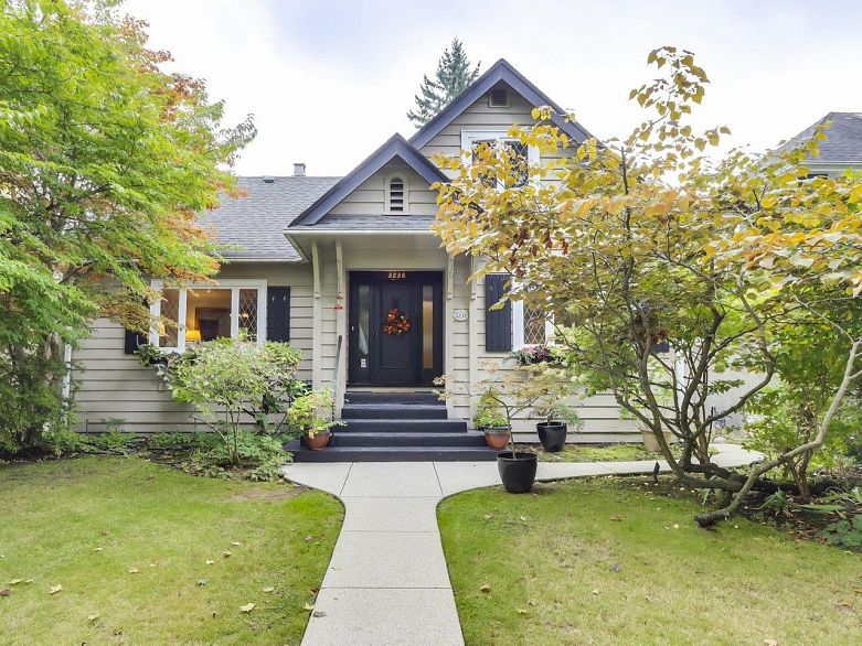 3238 W King Edward Avenue