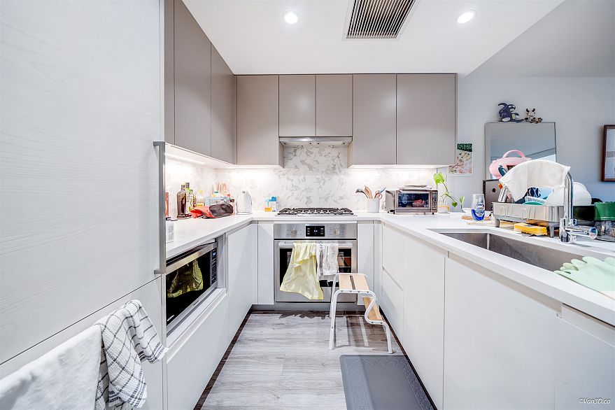 1108 8181 Chester Street