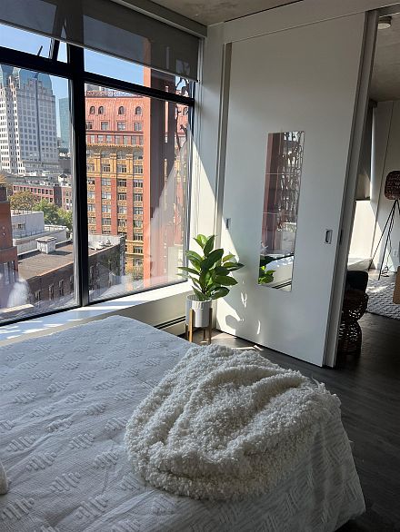 1409 128 W Cordova Street