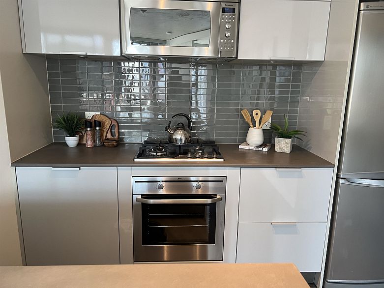 1409 128 W Cordova Street