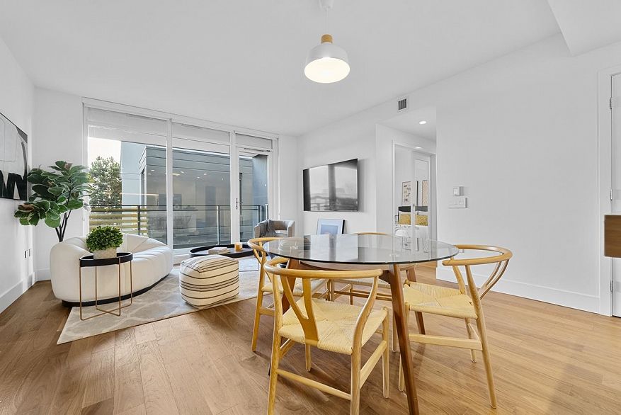 411 7428 Alberta Street