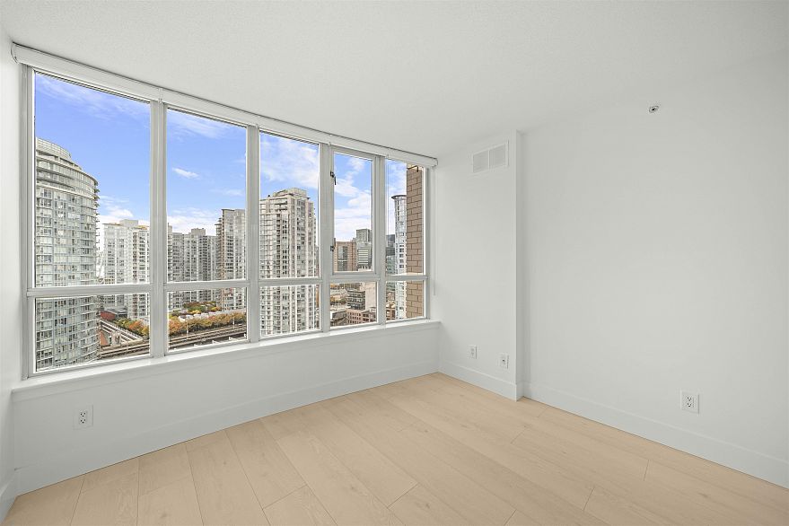 2501 63 Keefer Place