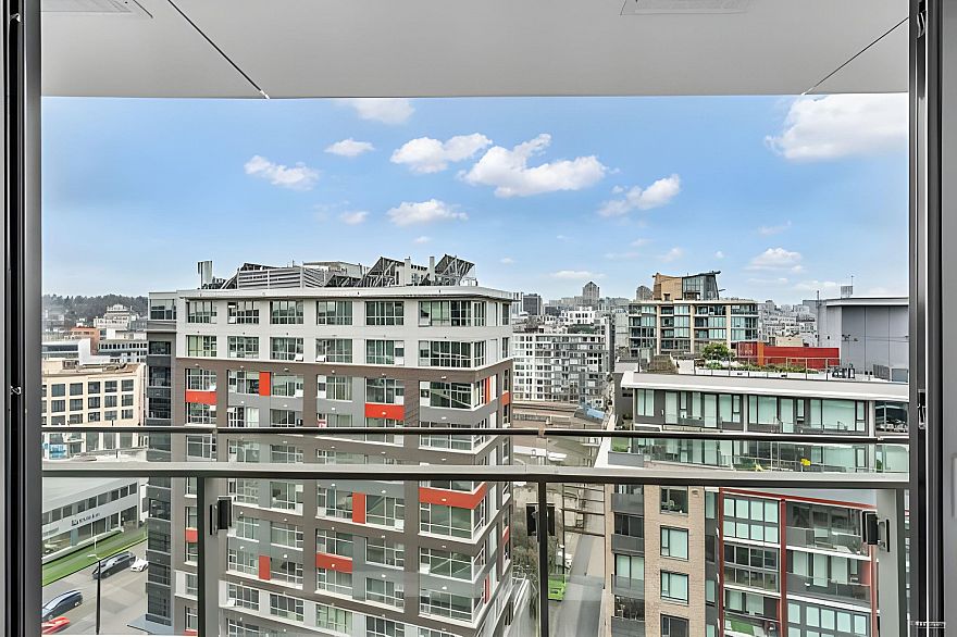 1302 1768 Cook Street