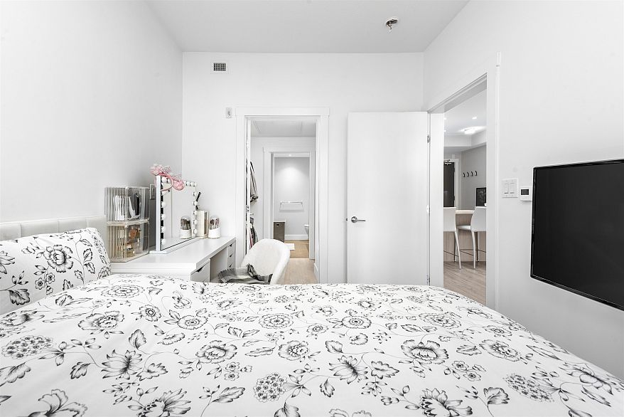 309 3588 Sawmill Crescent