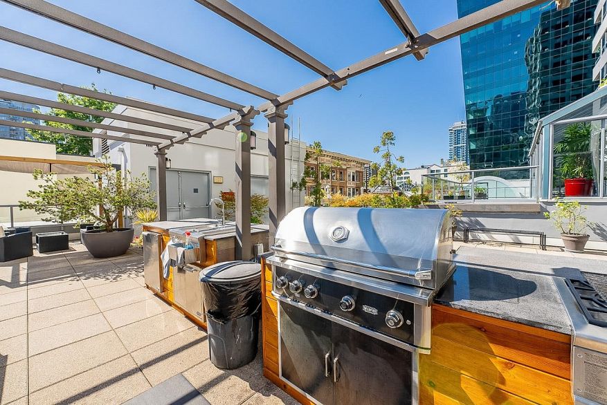 PH1 1060 Alberni Street