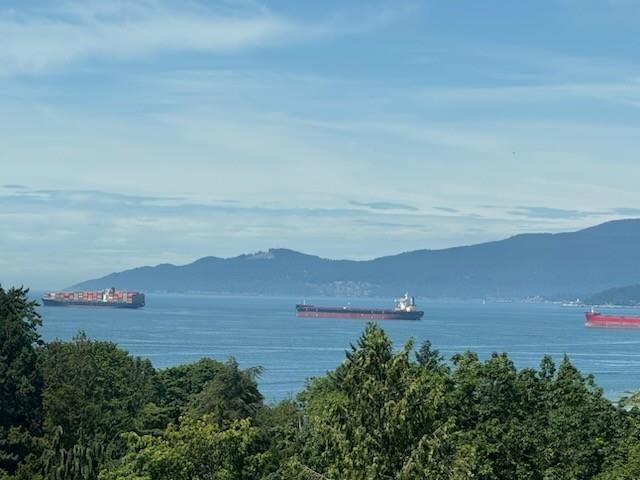 1201 2077 Nelson Street