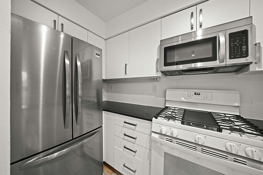 2501 63 Keefer Place