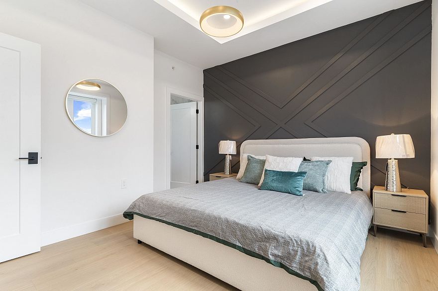 2 4257 Beatrice Street