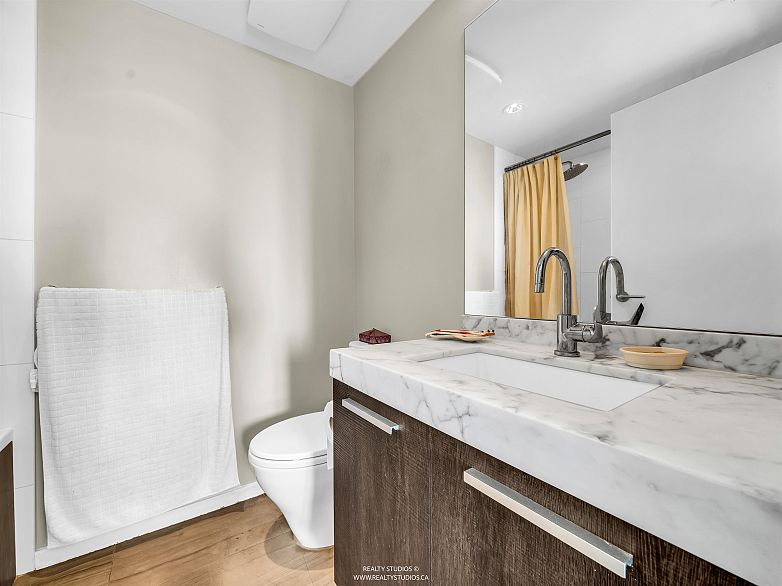 1107 1351 Continental Street