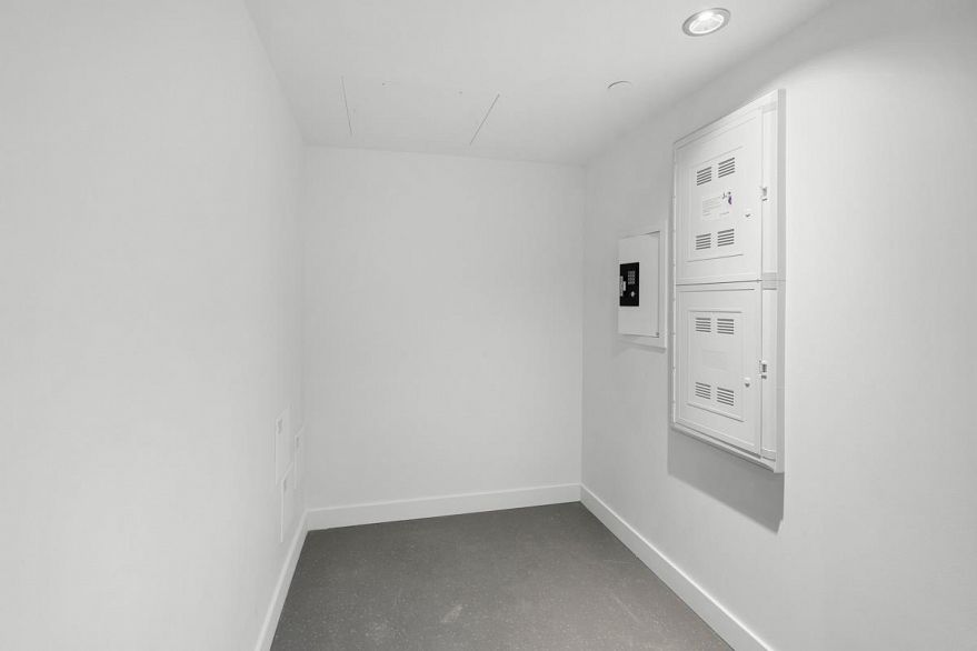 3210 1289 Hornby Street