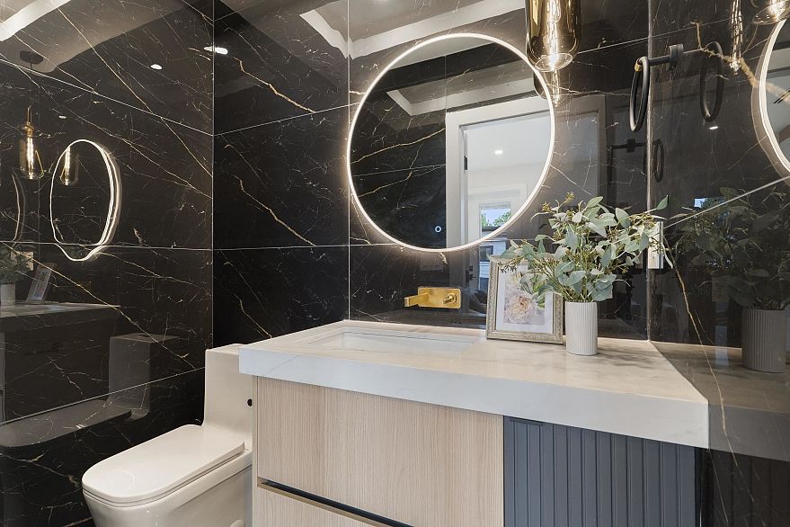 2 4257 Beatrice Street