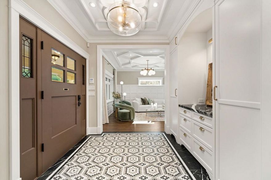 993 Broughton Street