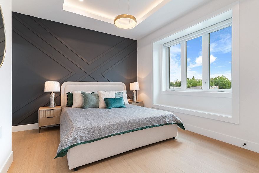 2 4257 Beatrice Street