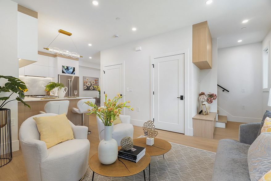 1 4257 Beatrice Street