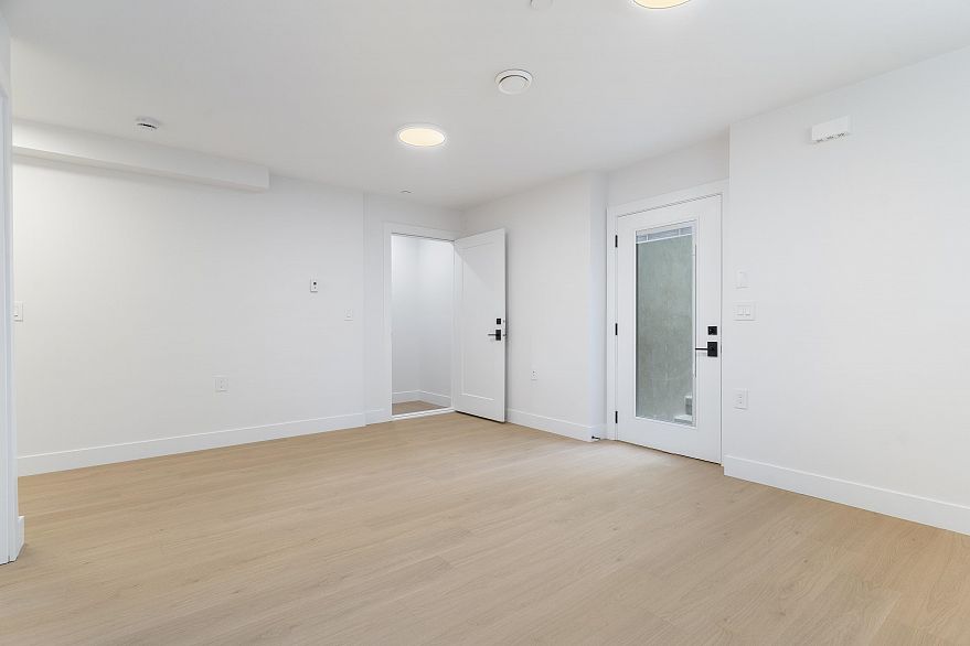 1 4257 Beatrice Street