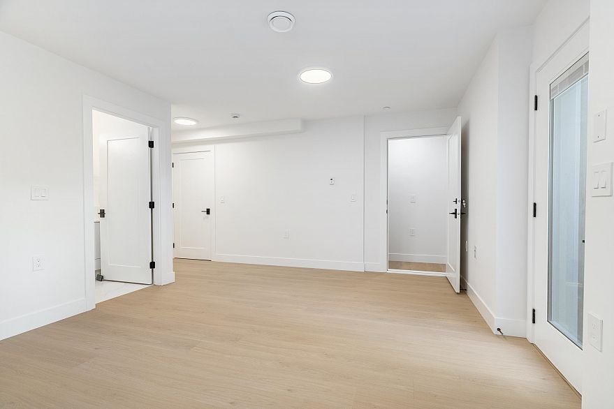 1 4257 Beatrice Street