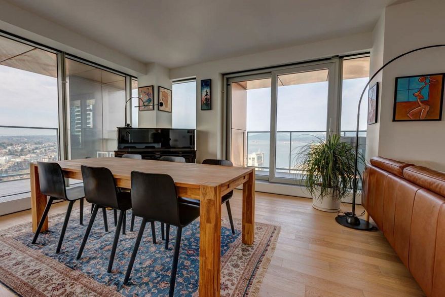 3703 1480 Howe Street