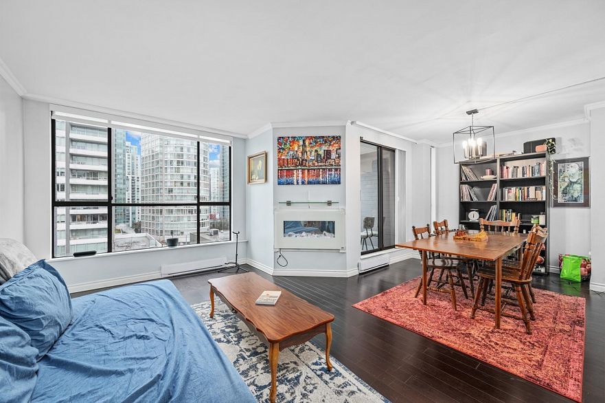 602 1270 Robson Street