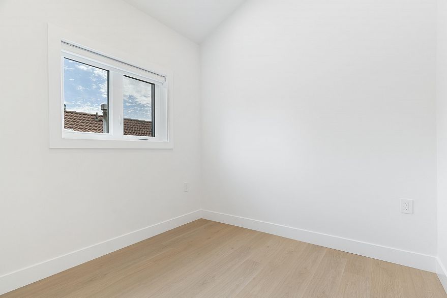 1 4257 Beatrice Street