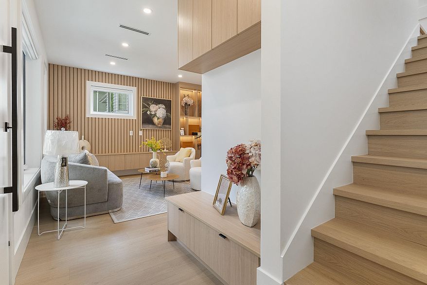 1 4257 Beatrice Street