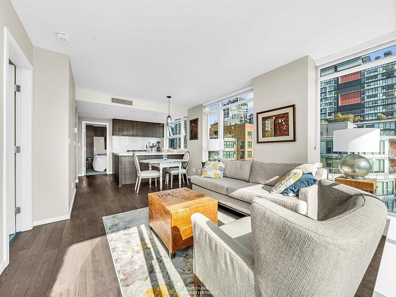 1107 1351 Continental Street