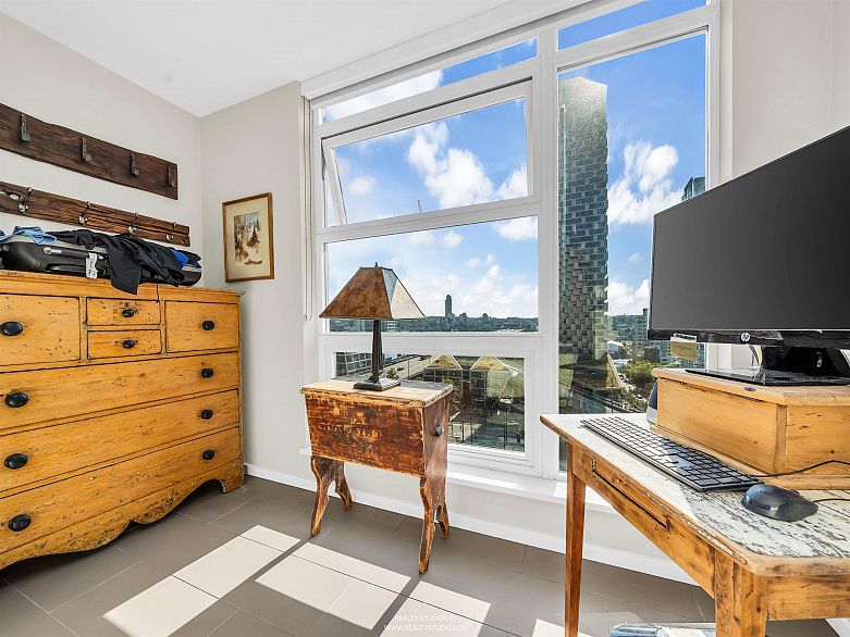 1107 1351 Continental Street