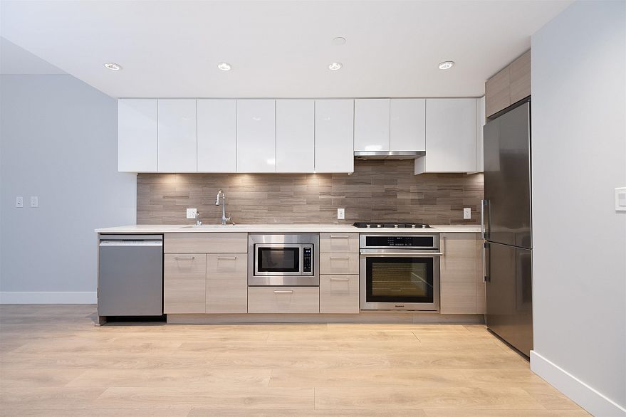 201 3451 Sawmill Crescent