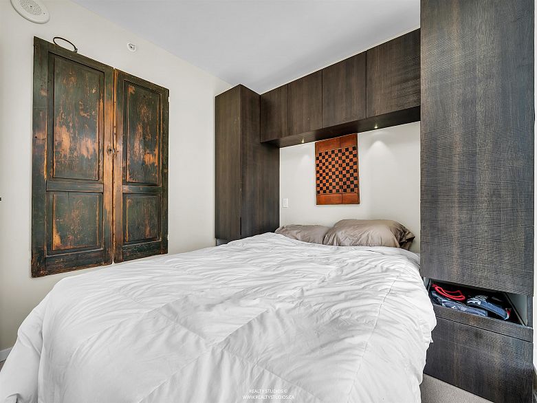 1107 1351 Continental Street