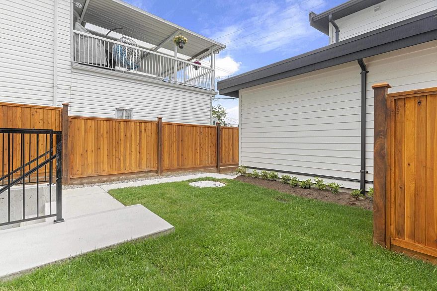 2 4257 Beatrice Street