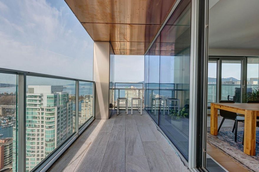 3703 1480 Howe Street