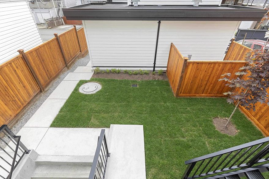 2 4257 Beatrice Street