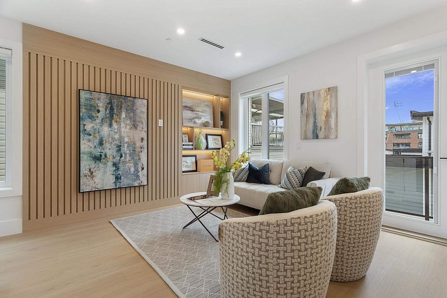 2 4257 Beatrice Street