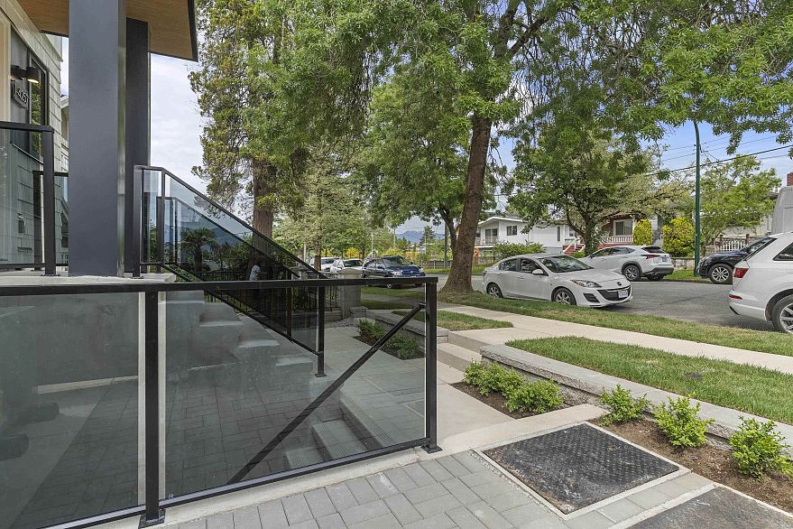 1 4257 Beatrice Street