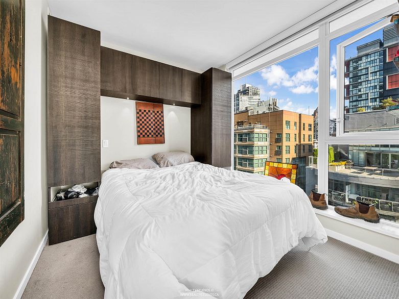 1107 1351 Continental Street