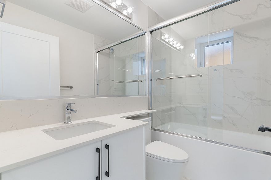 2 4257 Beatrice Street